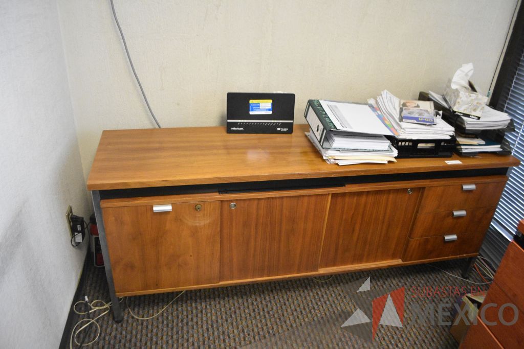 Lote 005 - Oficina ejecutiva, escritorio, credenza, archivero, mesa de apoyo - Imagen 11