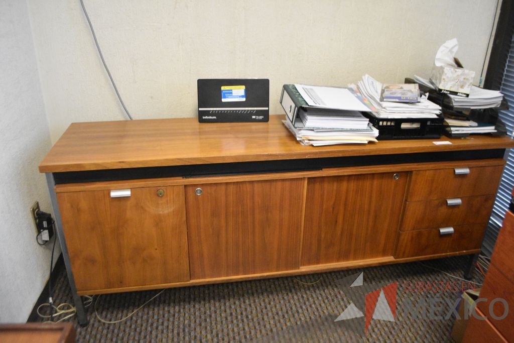 Lote 005 - Oficina ejecutiva, escritorio, credenza, archivero, mesa de apoyo - Imagen 2