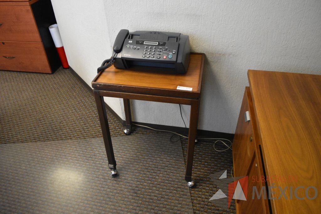 Lote 005 - Oficina ejecutiva, escritorio, credenza, archivero, mesa de apoyo - Imagen 8