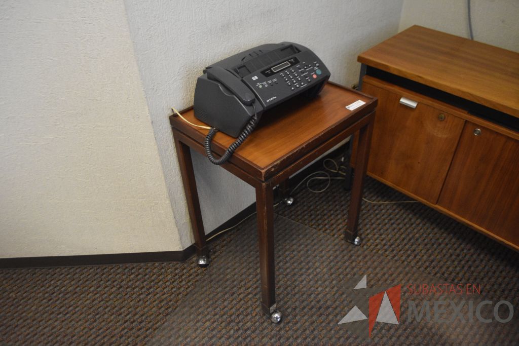 Lote 005 - Oficina ejecutiva, escritorio, credenza, archivero, mesa de apoyo - Imagen 7