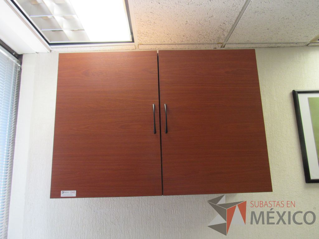 Lote 062 - Escritorio en escuadra y Credenza con cubierta tipo mármol - Imagen 9