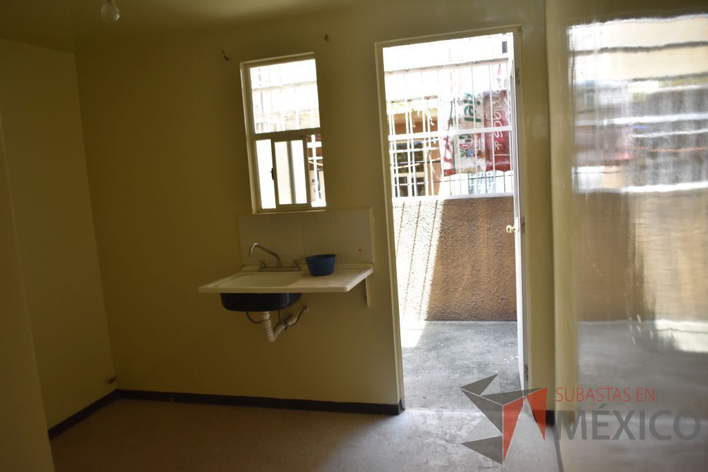 Lote 001 - Casa Habitación ubicada en Tecámac, 3 niveles, 4 recámaras, 2 baños y medio - Imagen 63