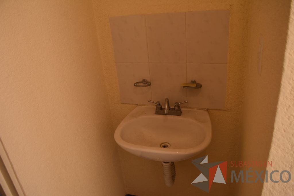 Lote 001 - Casa Habitación ubicada en Tecámac, 3 niveles, 4 recámaras, 2 baños y medio - Imagen 24