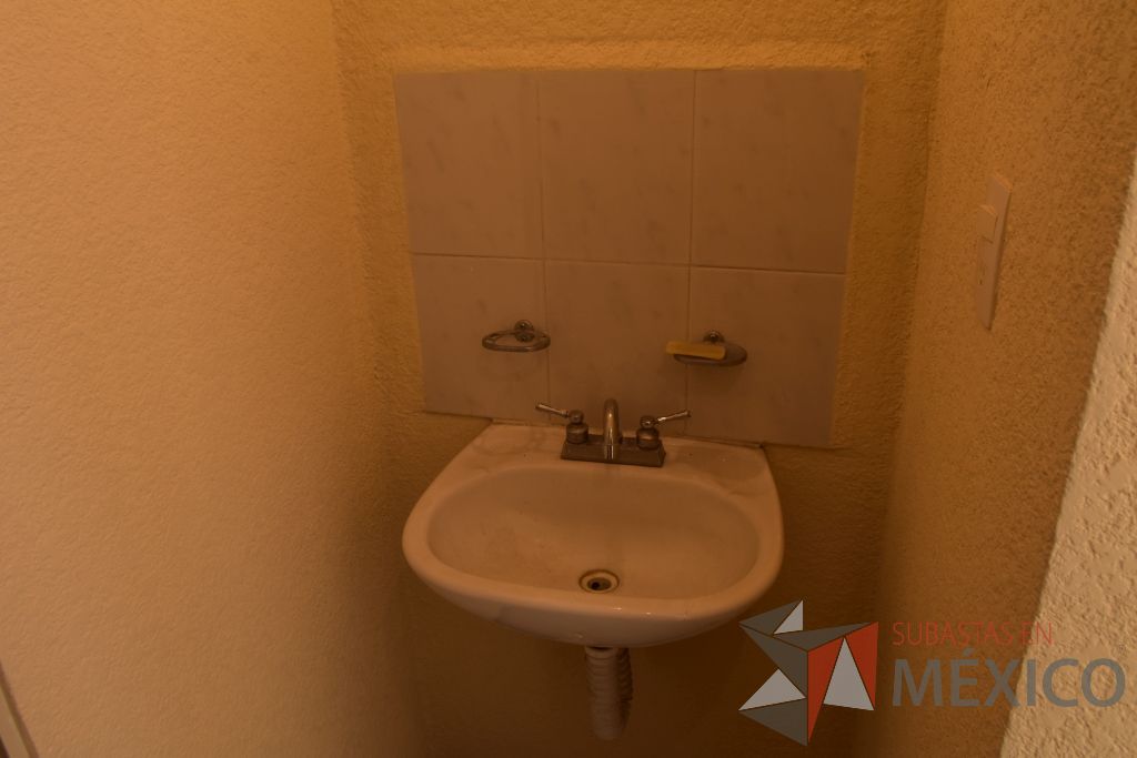 Lote 001 - Casa Habitación ubicada en Tecámac, 3 niveles, 4 recámaras, 2 baños y medio - Imagen 23