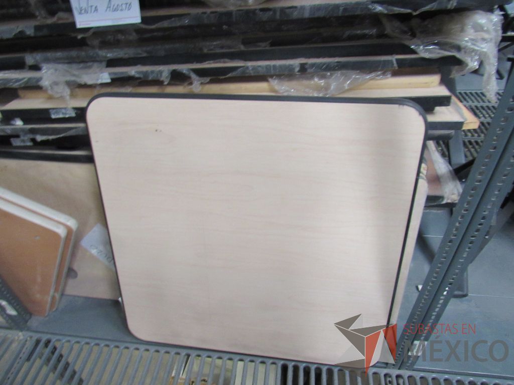 Lote 004 - 35 Ductos de aire acondicionado, 120 cubiertas de madera y 24 gabinetes. - Imagen 32