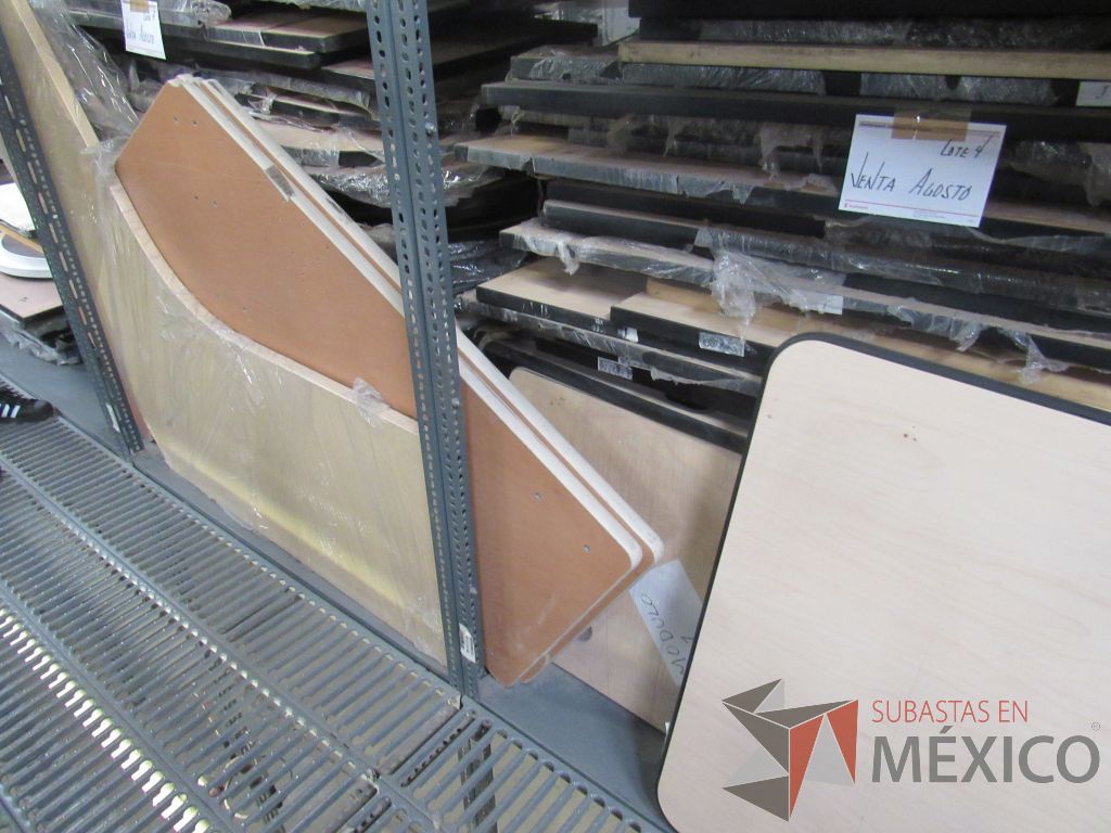 Lote 004 - 35 Ductos de aire acondicionado, 120 cubiertas de madera y 24 gabinetes. - Imagen 33