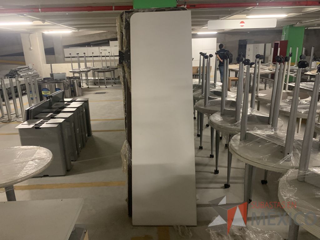 Lote 028 - 1,000 Componentes para estaciones de trabajo, Mamparas, Bases, Cubiertas, Archiveros - Imagen 61