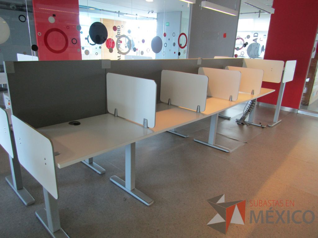 Lote 034 - Estación de trabajo para Call Center para 10 Personas y Mesa para Supervisor - Imagen 4