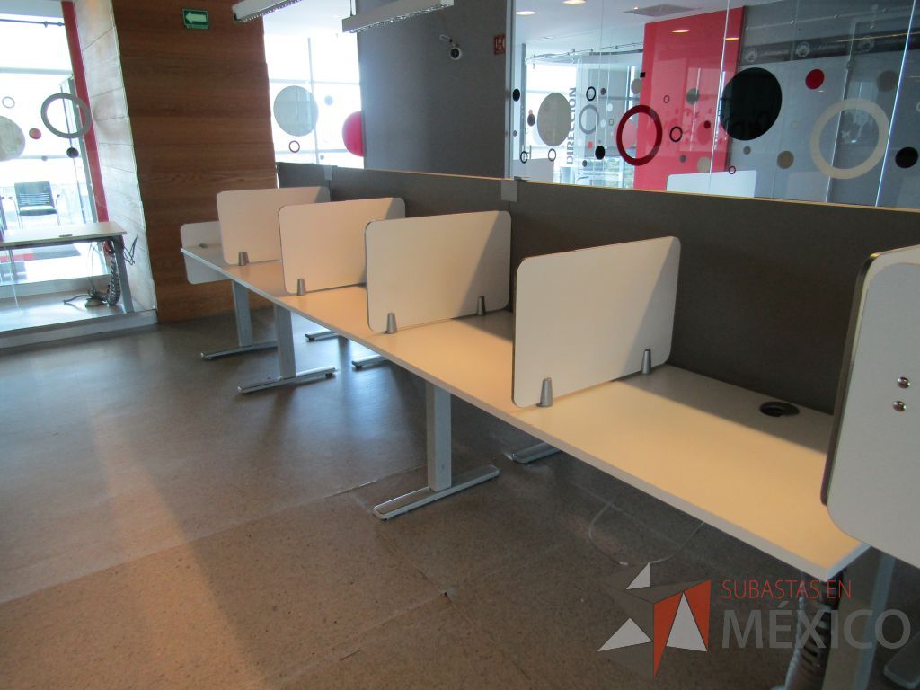 Lote 034 - Estación de trabajo para Call Center para 10 Personas y Mesa para Supervisor - Imagen 5