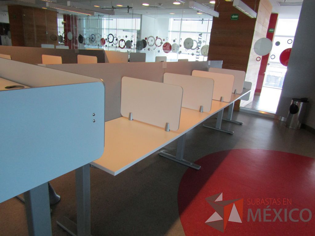 Lote 034 - Estación de trabajo para Call Center para 10 Personas y Mesa para Supervisor - Imagen 8