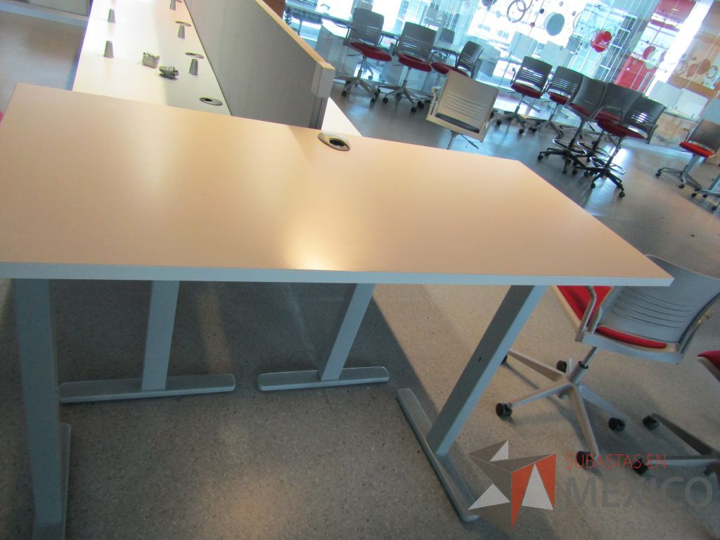 Lote 034 - Estación de trabajo para Call Center para 10 Personas y Mesa para Supervisor - Imagen 12