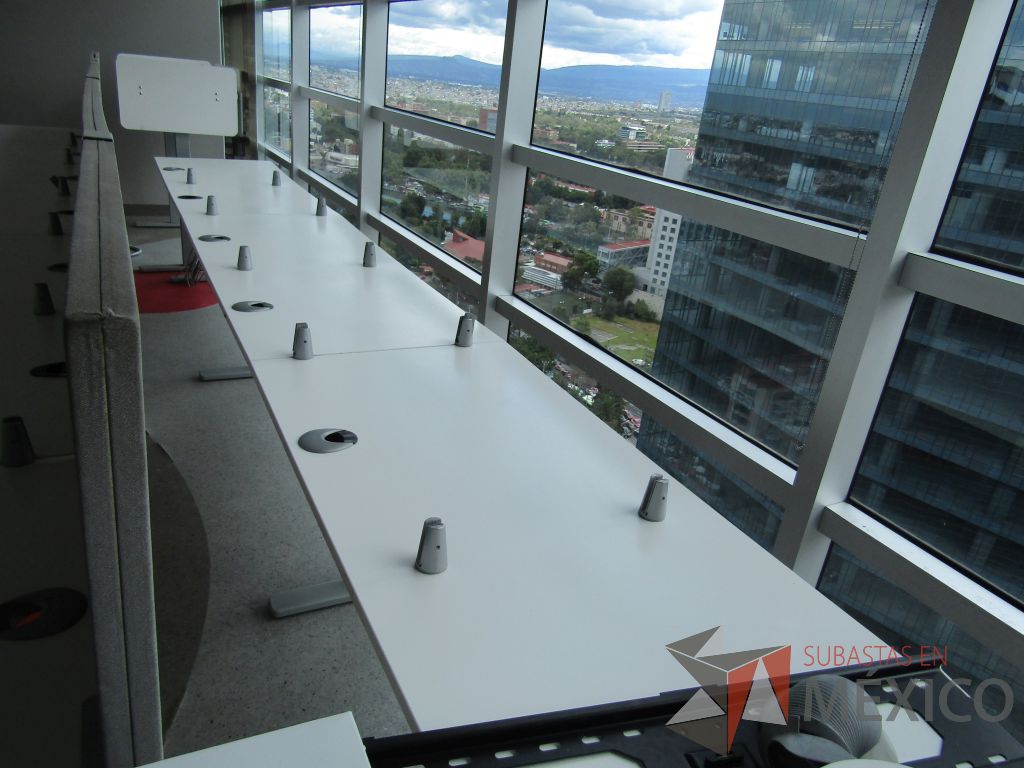 Lote 013 - Estación de trabajo para Call Center para 14 Personas y Mesa para Supervisor - Imagen 4