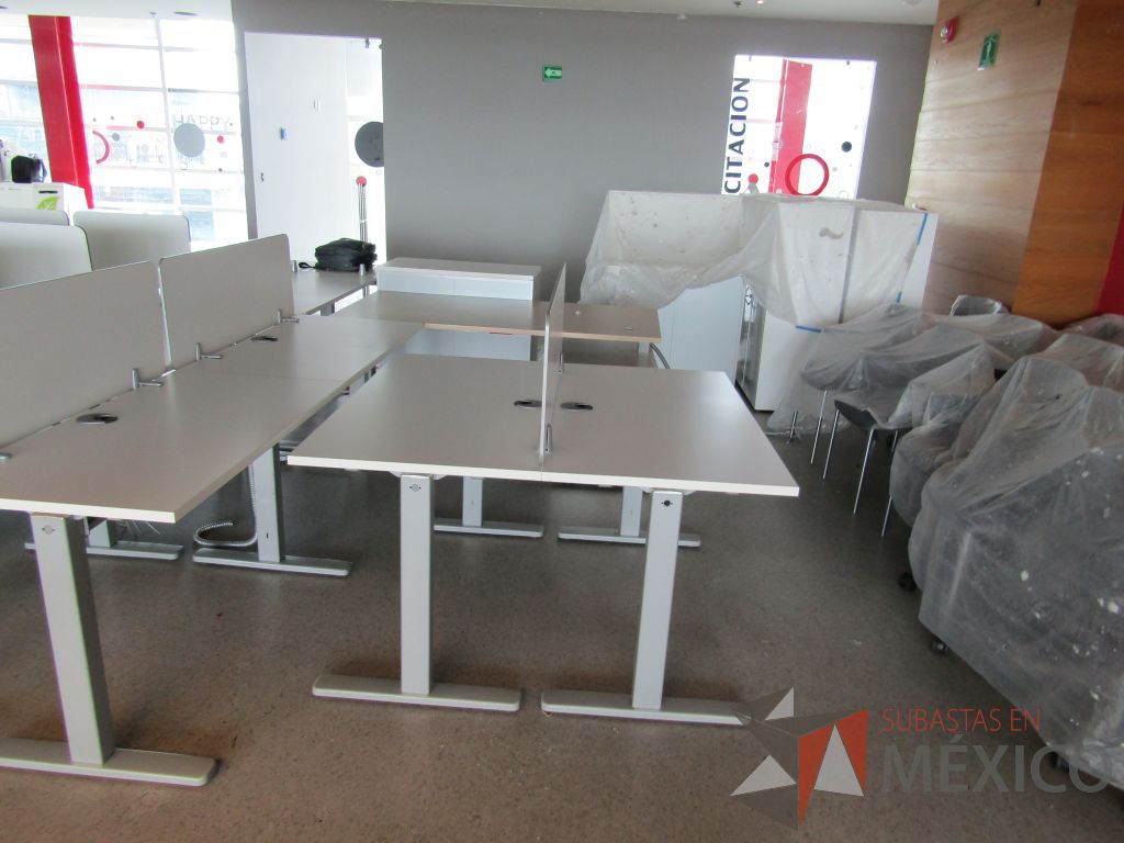 Lote 027 - 2 Estaciones de Trabajo Lineales, 4 y 2 Personas tipo Call Center - Imagen 7