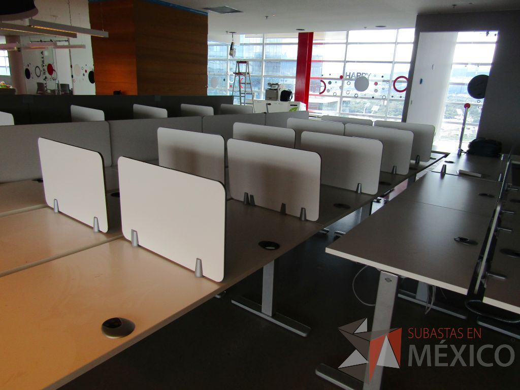 Lote 020 - Estación de Trabajo Lineal para 5 Personas tipo Call Center - Imagen 3