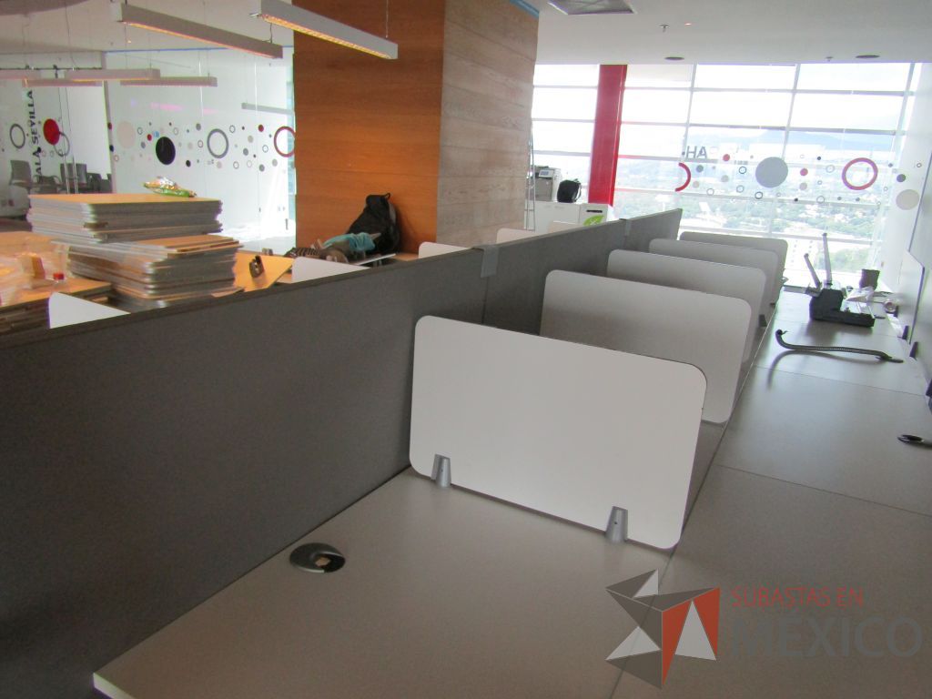 Lote 027 - 2 Estaciones de Trabajo Lineales, 4 y 2 Personas tipo Call Center - Imagen 3