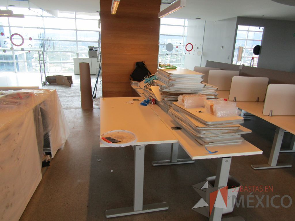 Lote 020 - Estación de Trabajo Lineal para 5 Personas tipo Call Center - Imagen 8