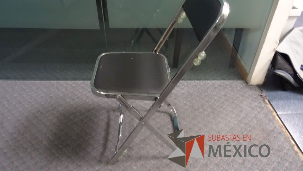 Lote 498 - Barra para cocina, credenza de madera con 3 puertas, gabinete superior, mueble de cocina con tarja de acero inoxidable, 4 puertas, mesa de apoyo y 2 sillas pegables - Imagen 30