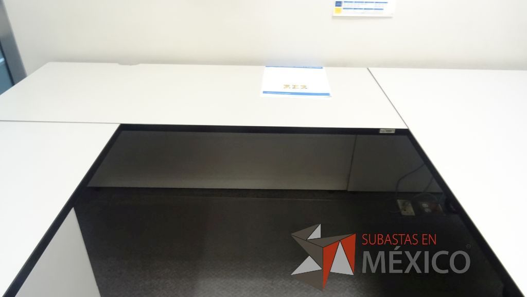 Lote 340 - Escritorio en escuadra con 1 archivero de 2 cajones integrado - Imagen 4
