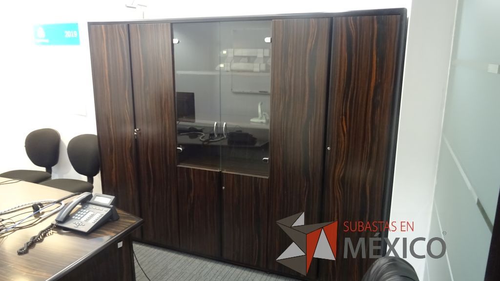 Lote 362 - Escritorio color café, mesa de apoyo y mueble de madera - Imagen 9