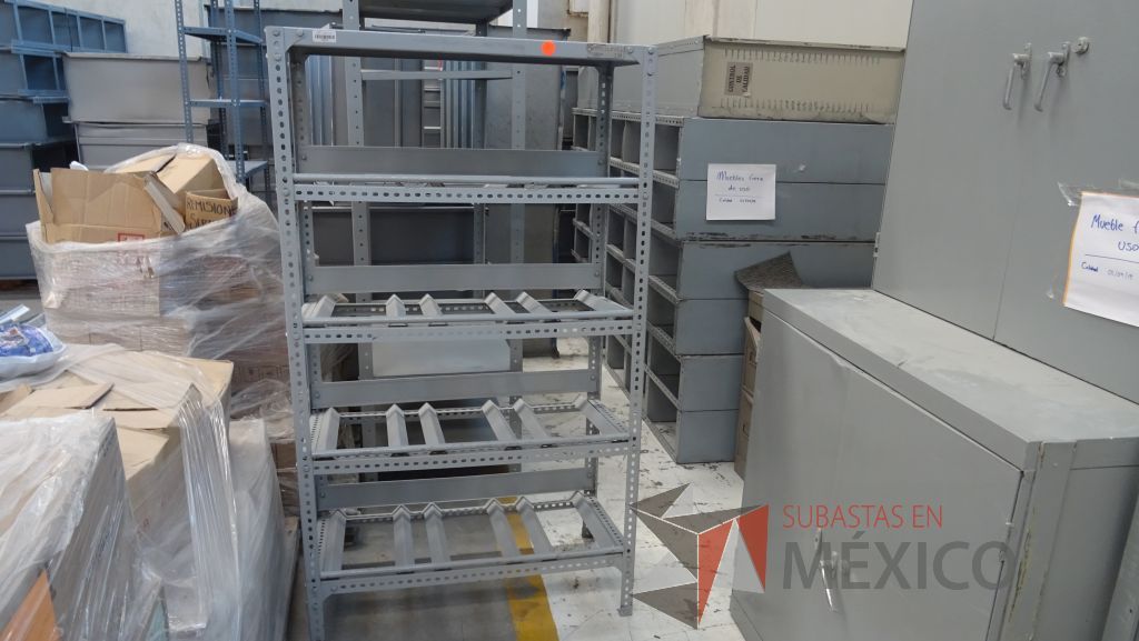 Lote 007 - 61 Rack´s metálicos de diferentes modelos y tamaños - Imagen 2