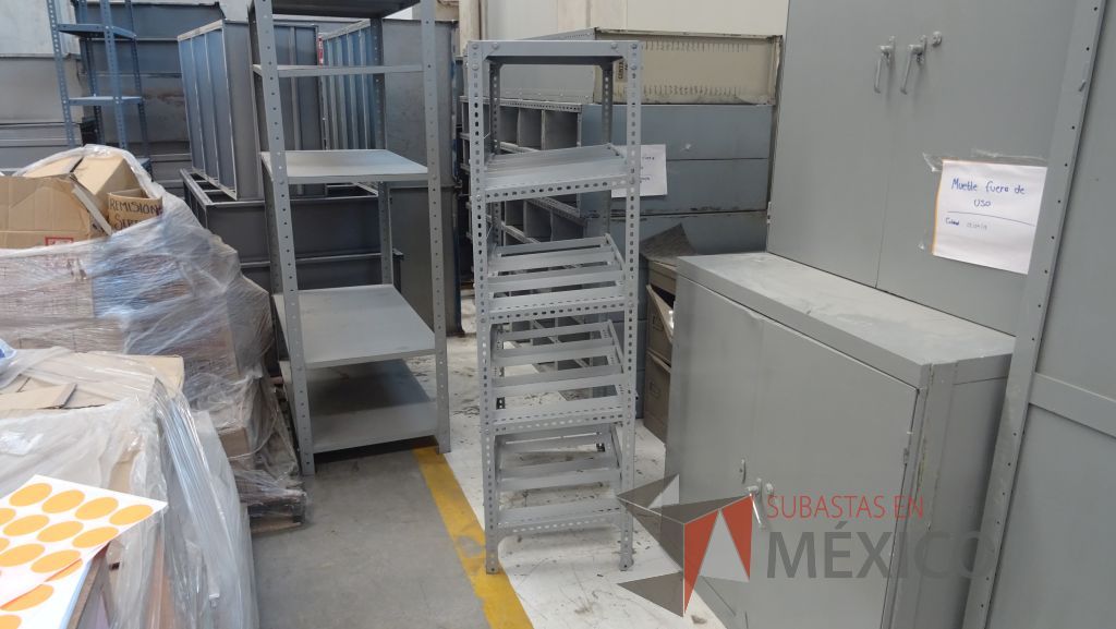Lote 007 - 61 Rack´s metálicos de diferentes modelos y tamaños - Imagen 3