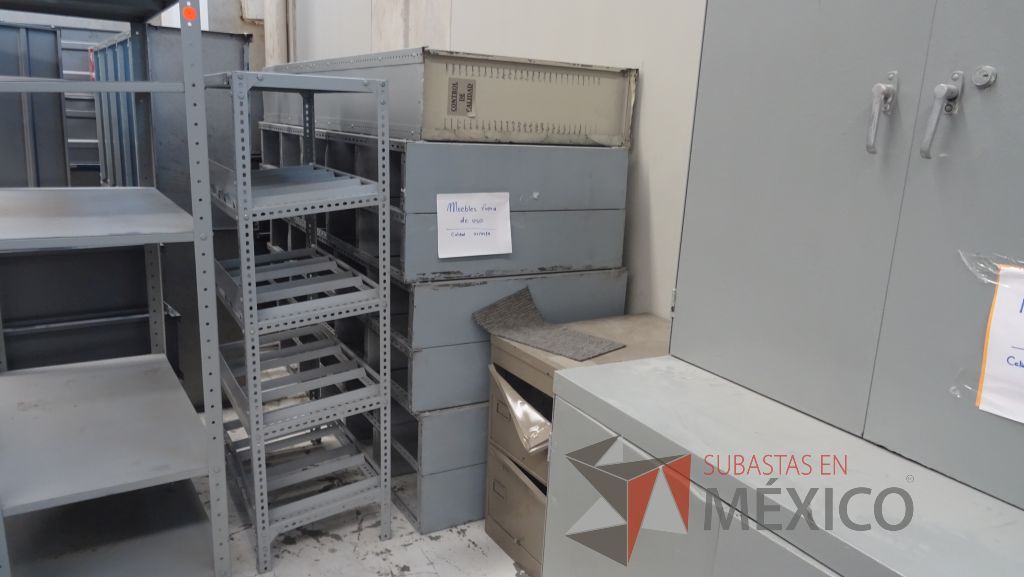Lote 007 - 61 Rack´s metálicos de diferentes modelos y tamaños - Imagen 6
