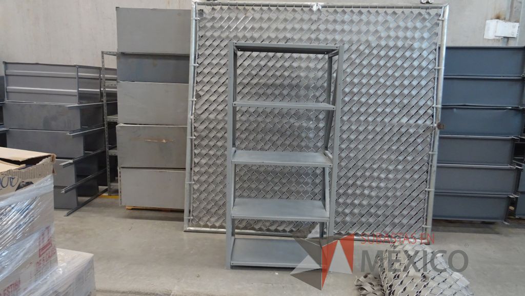 Lote 007 - 61 Rack´s metálicos de diferentes modelos y tamaños - Imagen 12