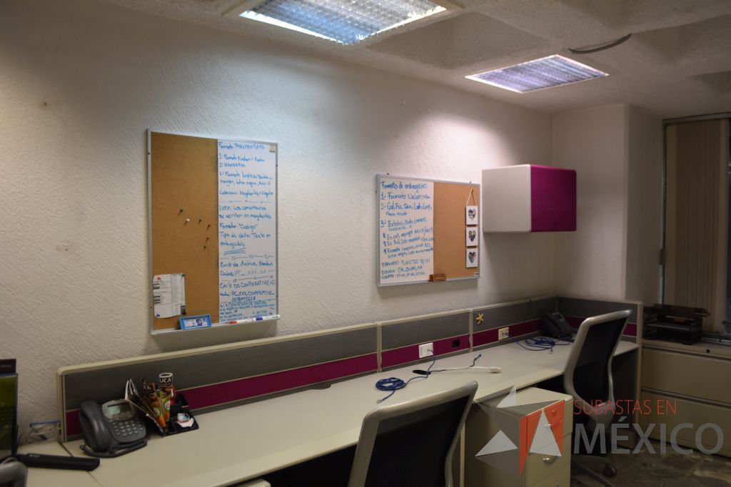 Lote 009 - Estación de trabajo para 2 personas y pizarrones - Imagen 4