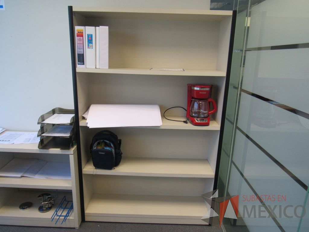 Lote 519 - Credenza con 4 entrepaños, escritorio para 1 persona y librero con 3 entrepaños - Imagen 5