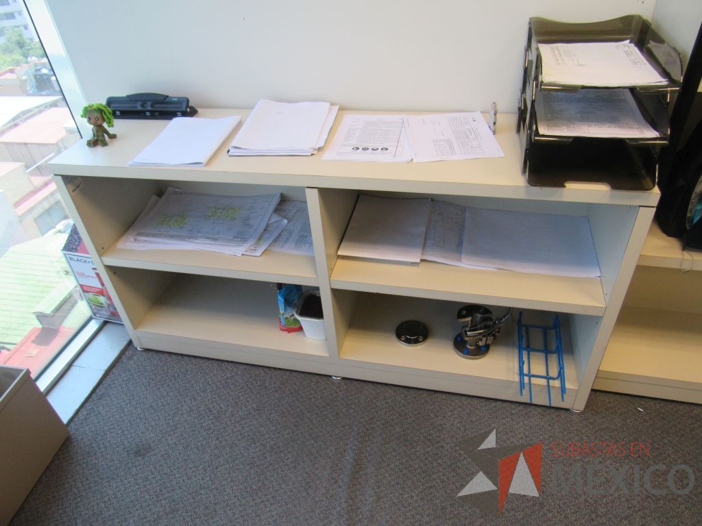 Lote 519 - Credenza con 4 entrepaños, escritorio para 1 persona y librero con 3 entrepaños - Imagen 4