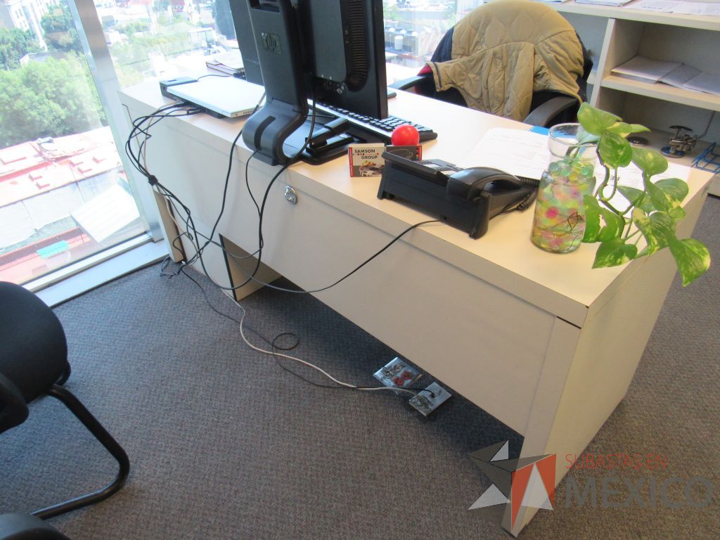 Lote 519 - Credenza con 4 entrepaños, escritorio para 1 persona y librero con 3 entrepaños - Imagen 9