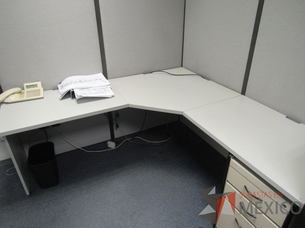 Lote 590 - Estación de trabajo para 2 personas con mampara alta y 2 archiveros - Imagen 2