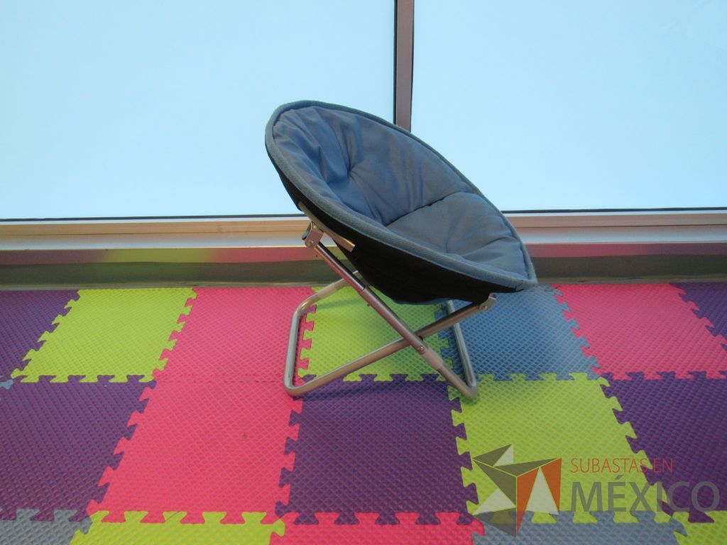 Lote 216 - 2 Puffs en forma de cuadrado y 2 sillones de tela - Imagen 3