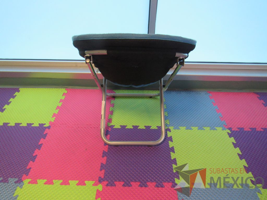 Lote 216 - 2 Puffs en forma de cuadrado y 2 sillones de tela - Imagen 6