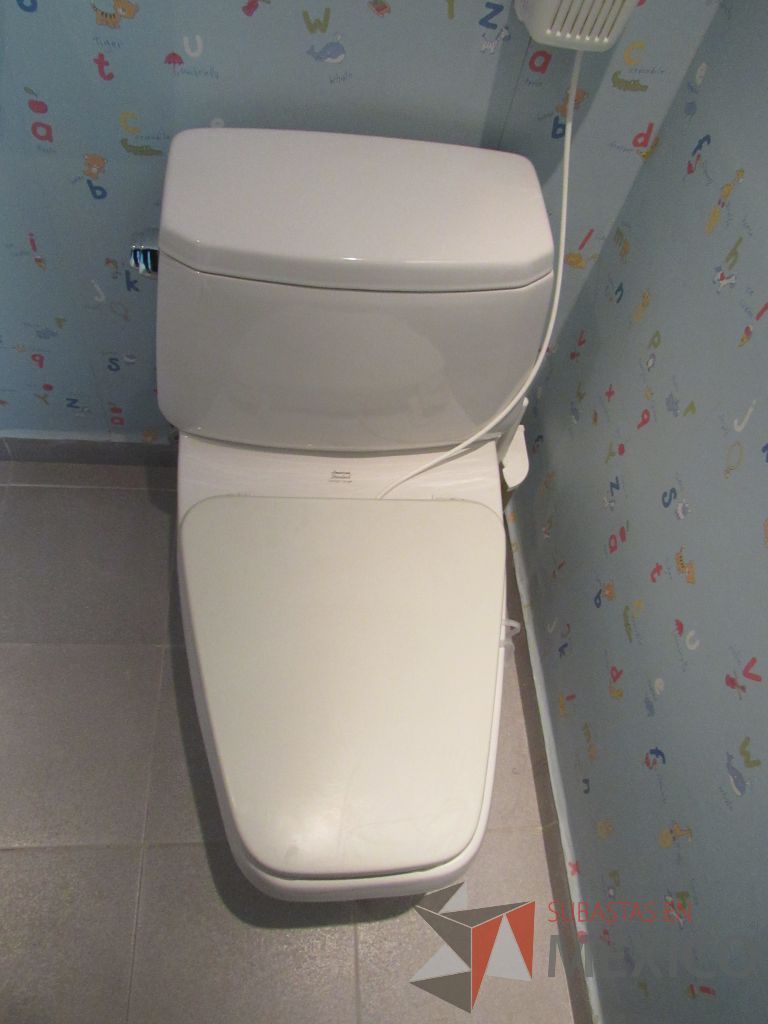 Lote 218 - Lavabo con mueble, taza de baño, cambiador de bebés y 5 persianas black - Imagen 18