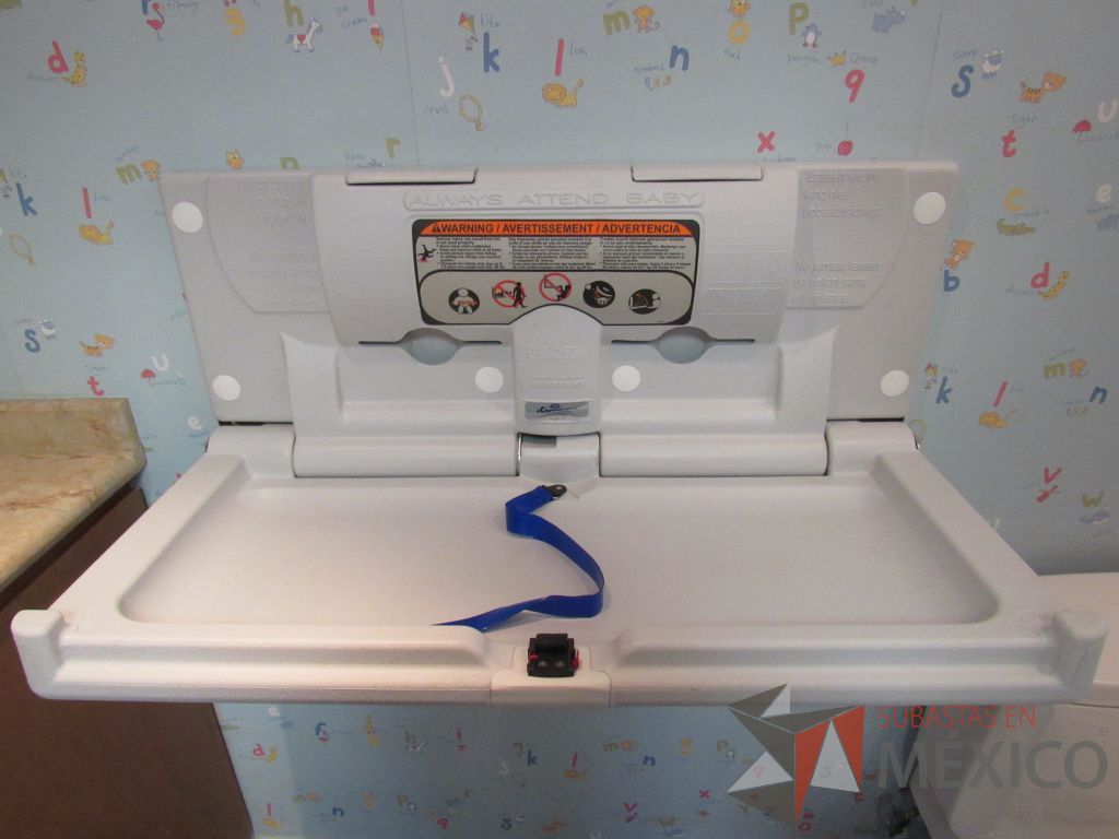Lote 218 - Lavabo con mueble, taza de baño, cambiador de bebés y 5 persianas black - Imagen 26