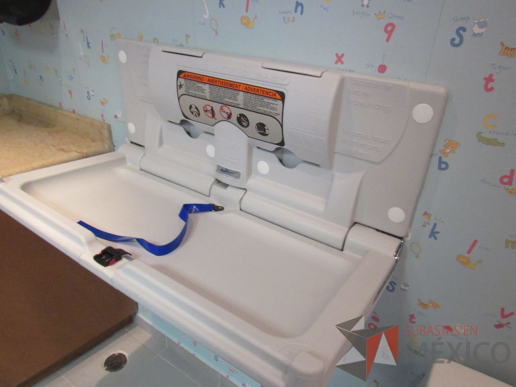 Lote 218 - Lavabo con mueble, taza de baño, cambiador de bebés y 5 persianas black - Imagen 27