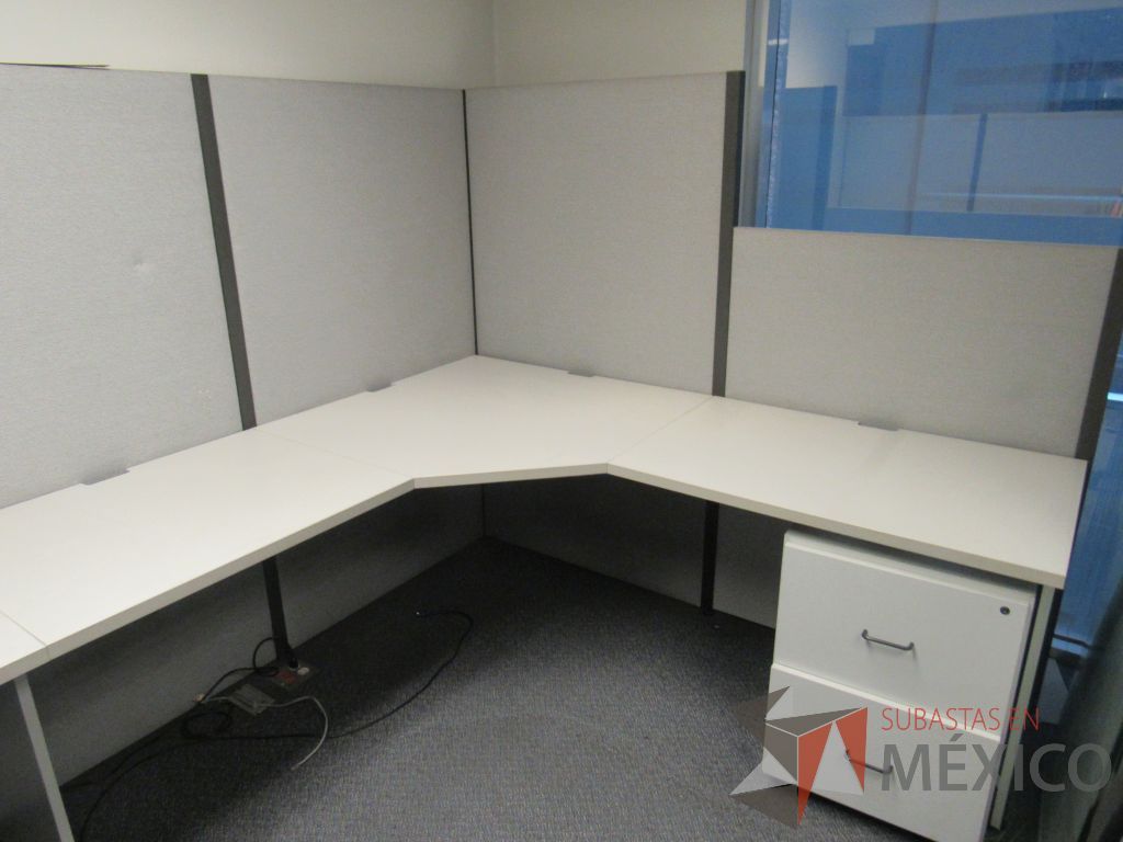Lote 268 - Estación de trabajo para 2 personas con mampara alta, con 1 archiveros de 3 cajones - Imagen 3