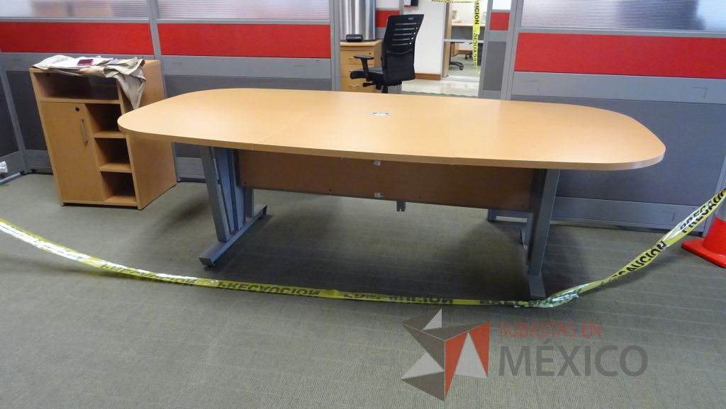 Lote 039 - Mesa de sala de juntas de tres secciones para 8 personas - Imagen 3