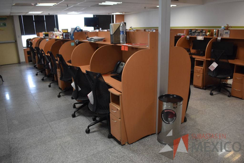 Lote 024 - Estación de trabajo para 18 personas tipo call center - Imagen 4