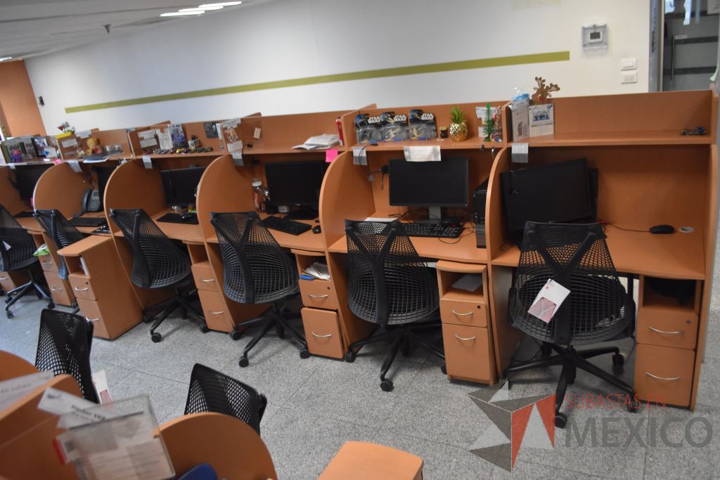 Lote 025 - Estación de trabajo para 18 personas tipo call center - Imagen 6