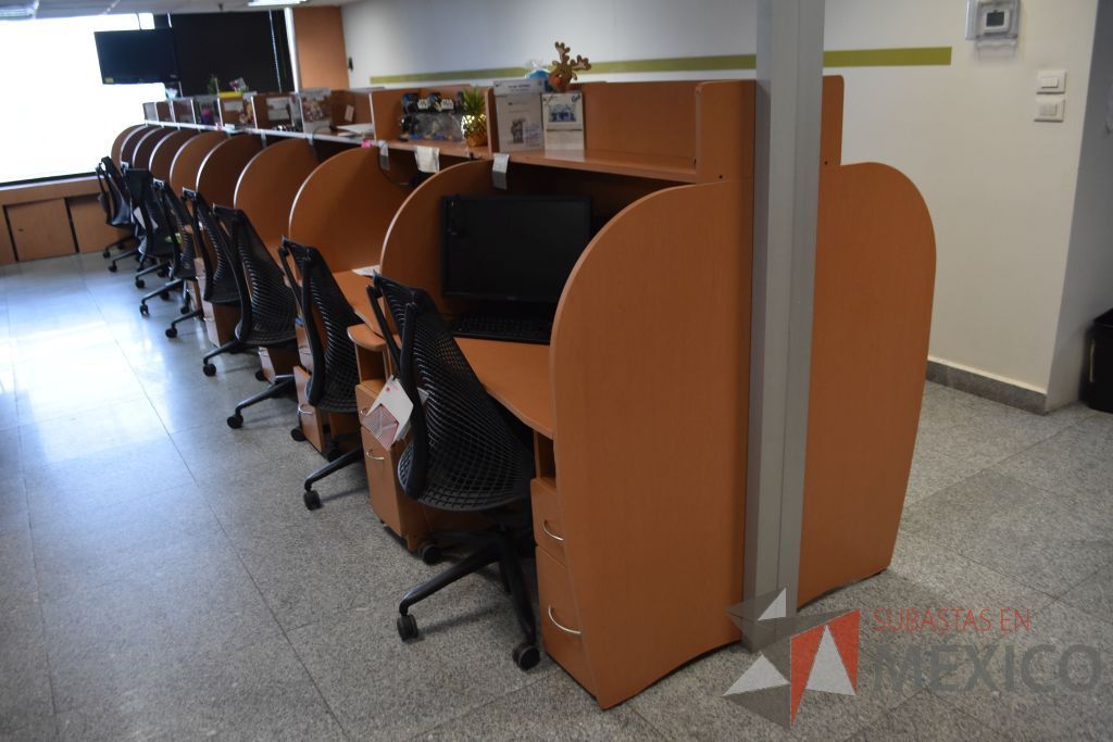 Lote 025 - Estación de trabajo para 18 personas tipo call center - Imagen 12