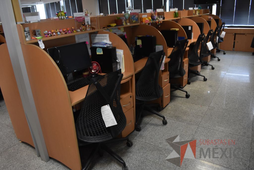 Lote 036 - 2 Estaciónes de trabajo para 14 personas tipo call center - Imagen 4