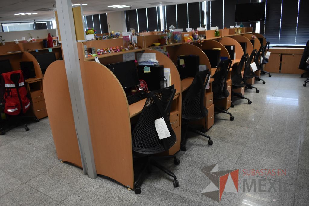 Lote 036 - 2 Estaciónes de trabajo para 14 personas tipo call center
