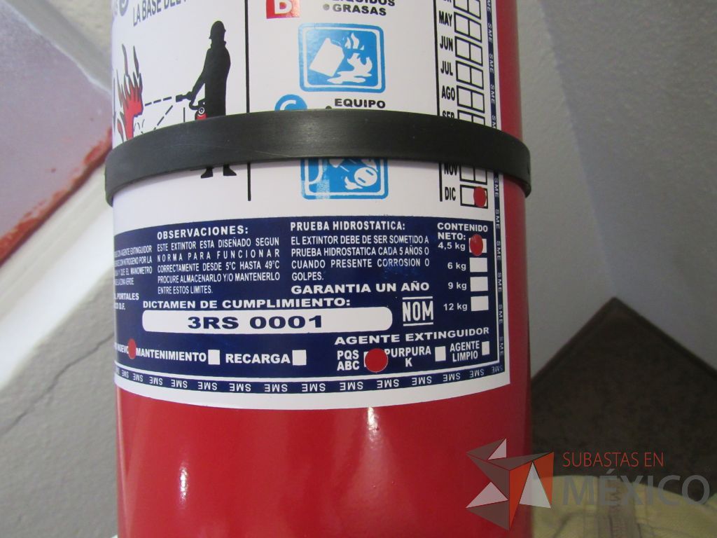 Lote 016 - 2 Extintores de fuego de 4.5 kg color rojo. - Imagen 6