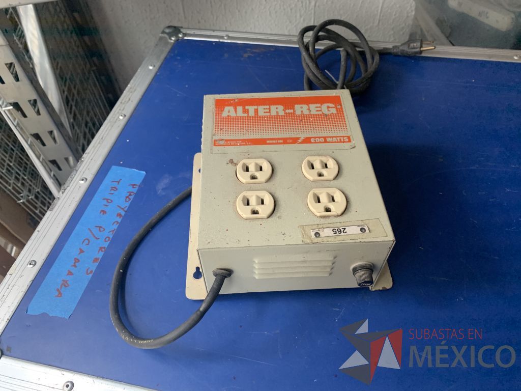Lote 122 - 3 reguladores, 8 No-break, 2 Calculadora de rollo, Silla operativa