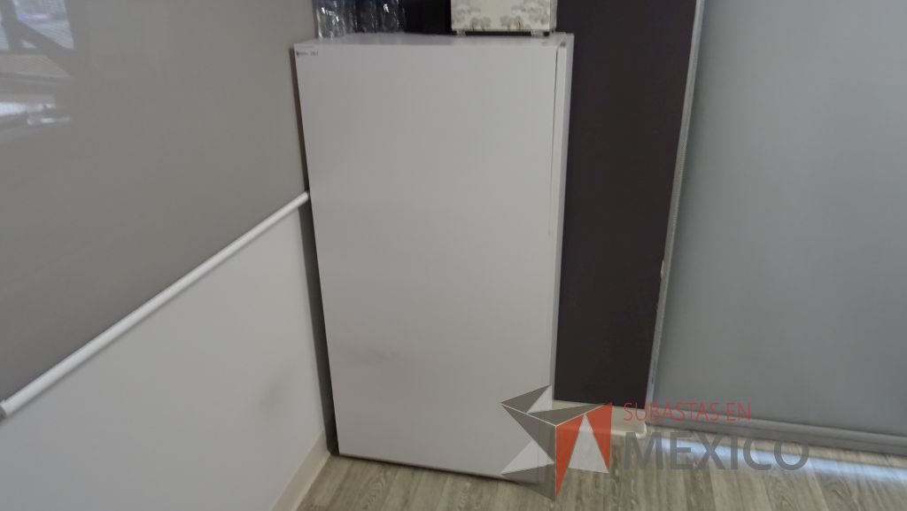 Lote 014 - Gabinete de 1 puerta y 3 entrepaños color blanco - Imagen 8