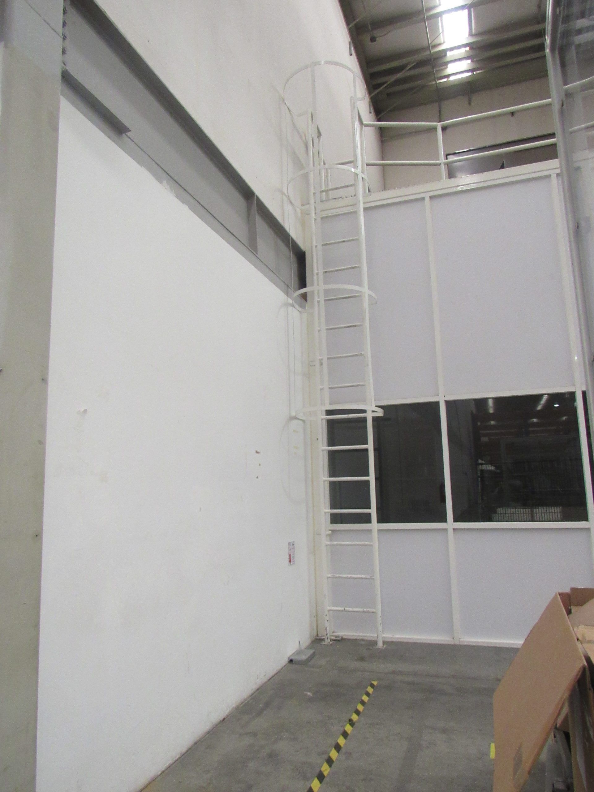 Lote 079 - Estructura Modular para Oficinas con Puertas y Ventanas,103 m2, 17.8 mts x 5.8 mts x 4.5 mts - Imagen 11