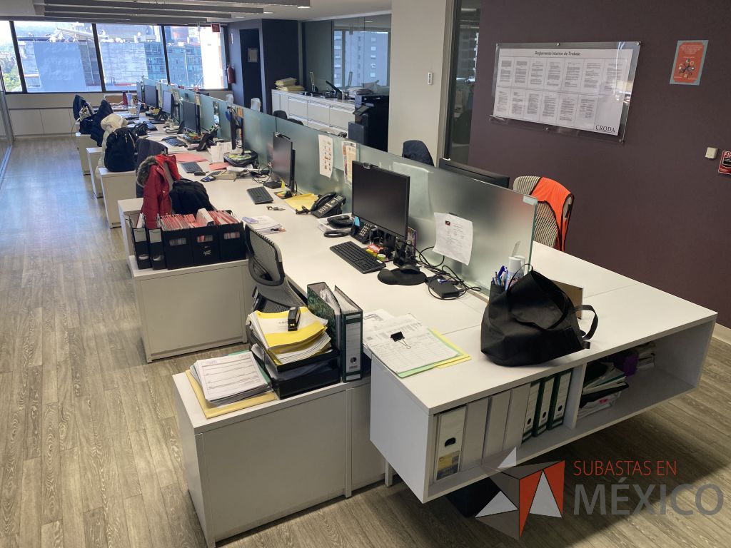 Lote 016 - Estación de trabajo para 14 personas con mampara división de vidrio - Imagen 21