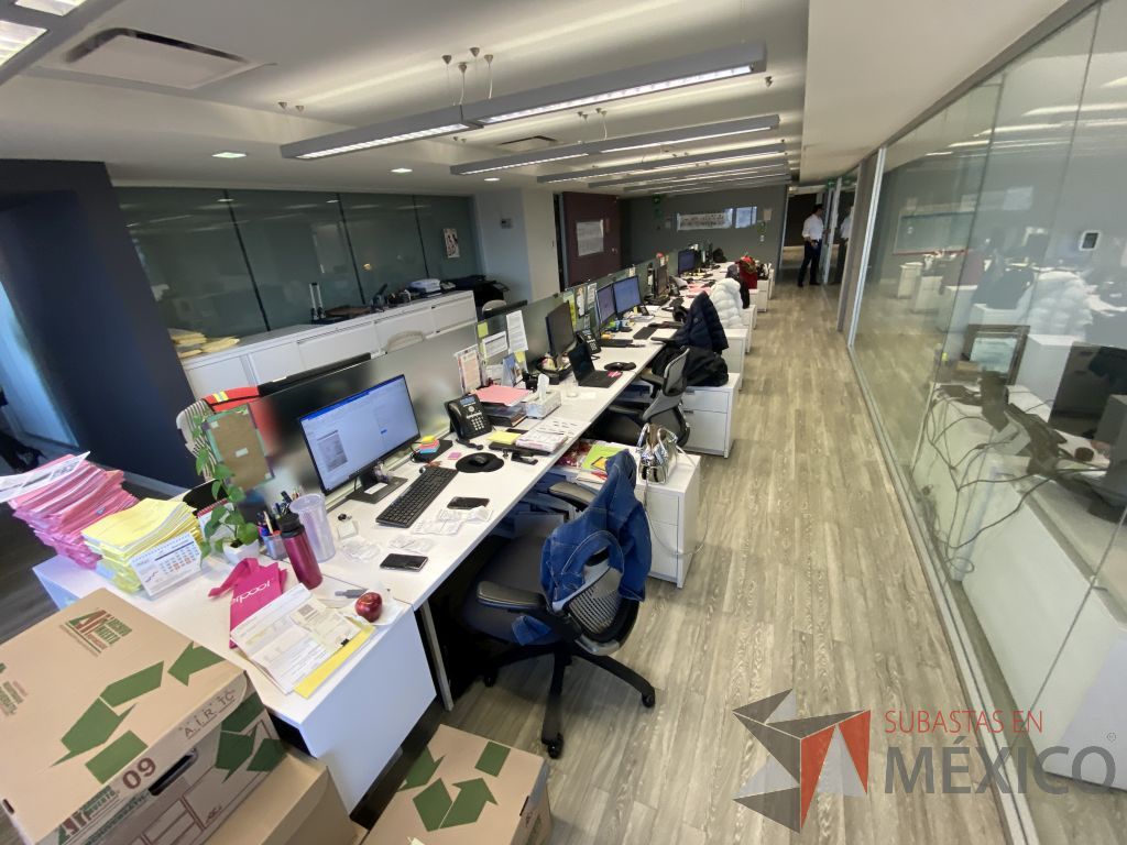 Lote 016 - Estación de trabajo para 14 personas con mampara división de vidrio - Imagen 17